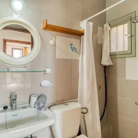 Two Bedroom In Apartment *